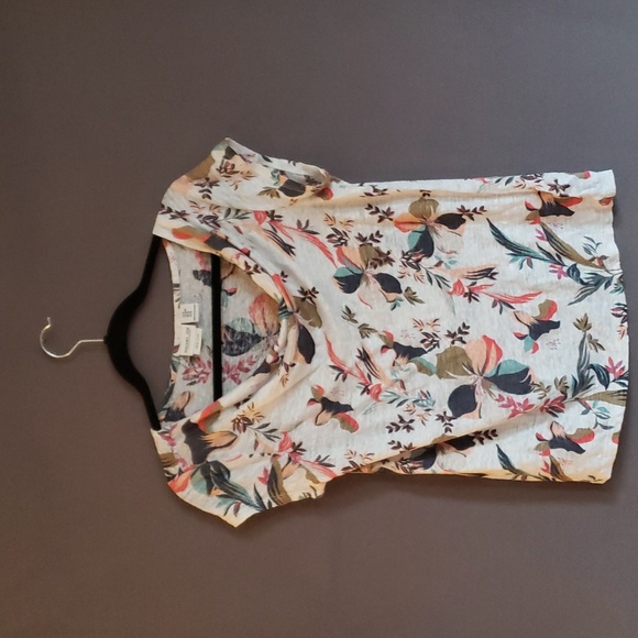 Size Medium, Rachel Zoe floral T, flowy, pretty pattern and feel. 100% linen - Picture 1 of 4